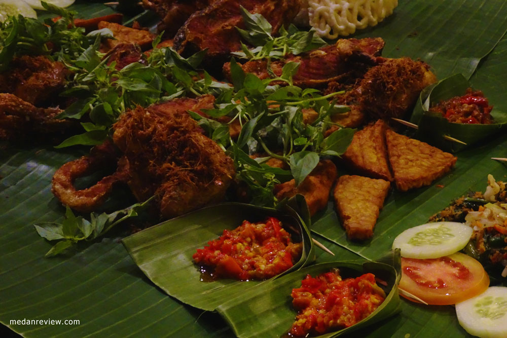 Nasi Kompakan : Sambal Terasi & Sambal Ikan