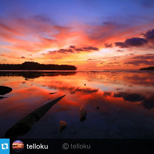 Pemandangan Sunset di Pantai Fatelasa, Nias Selatan