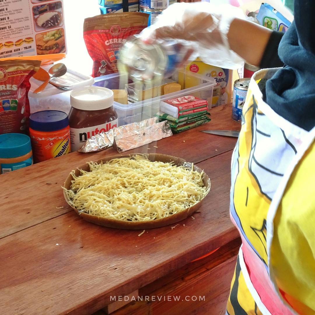 Martabak Maknyus Buka Outlet Pertama di Kompleks Multatuli (#5)