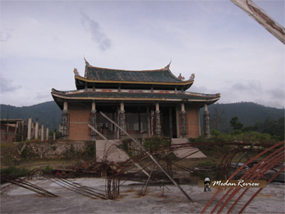 Vihara di Taman Simalem Resort