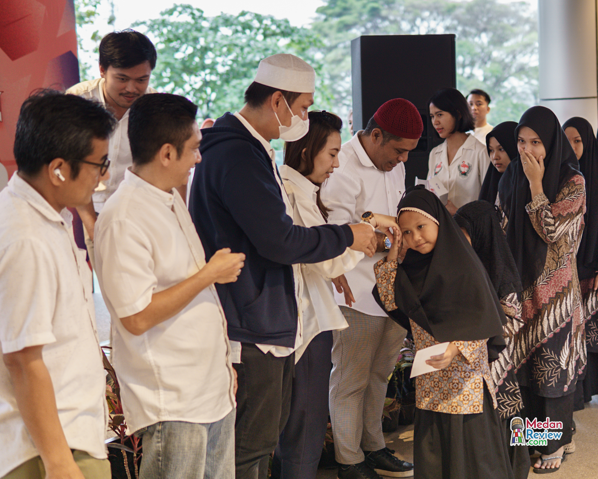 Penyerahan Santunan Oleh Perwakilan Delipark Mall